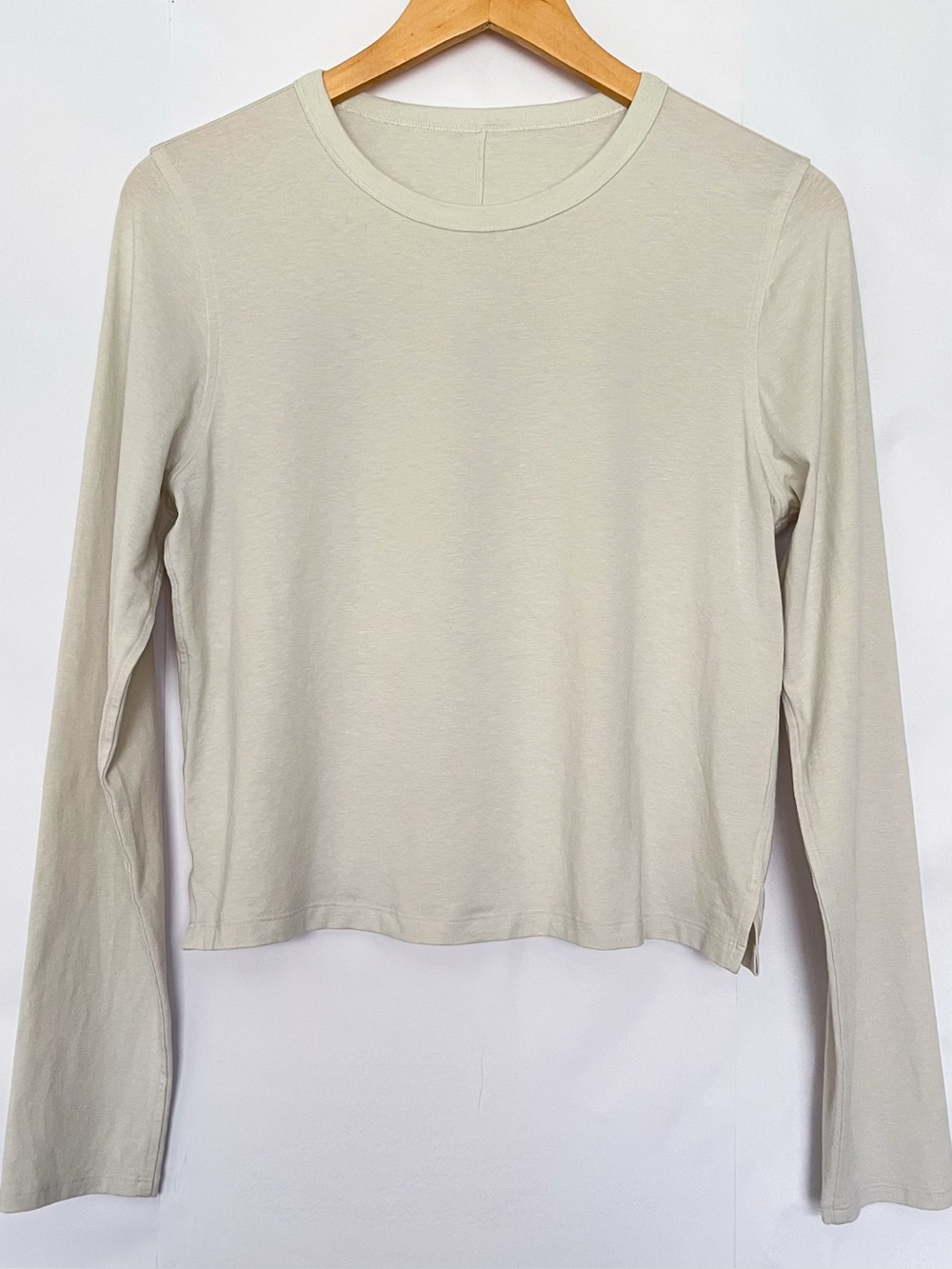 Lululemon Classic Fit Cotton Blend Long Sleeve Shirt Lightweight Size 8 ** Ivory